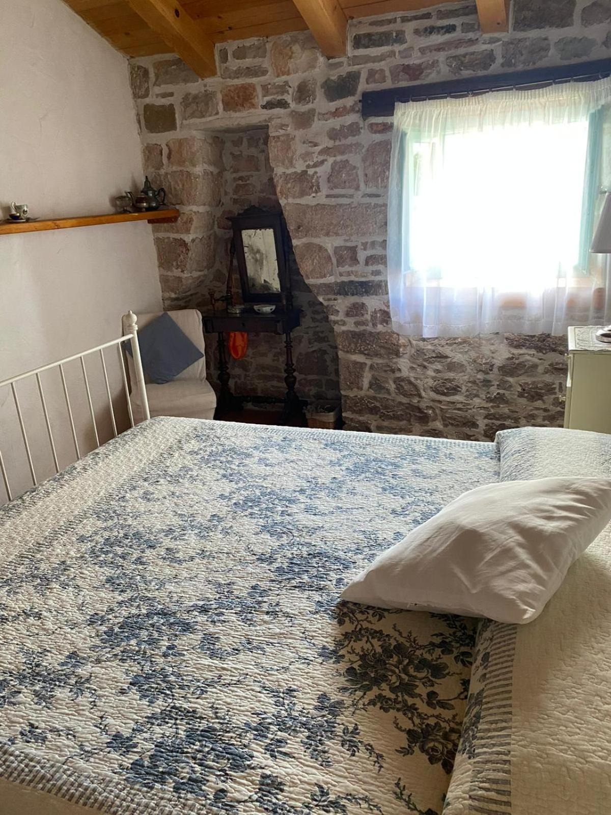Domos Selene Casa Delle Farfalle Tinjan Exterior foto